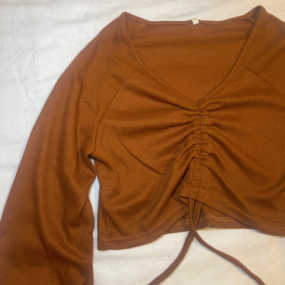 Mustard/brown loose long sleeve cropped shirt